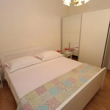 Magdales Lägenhet Omiš